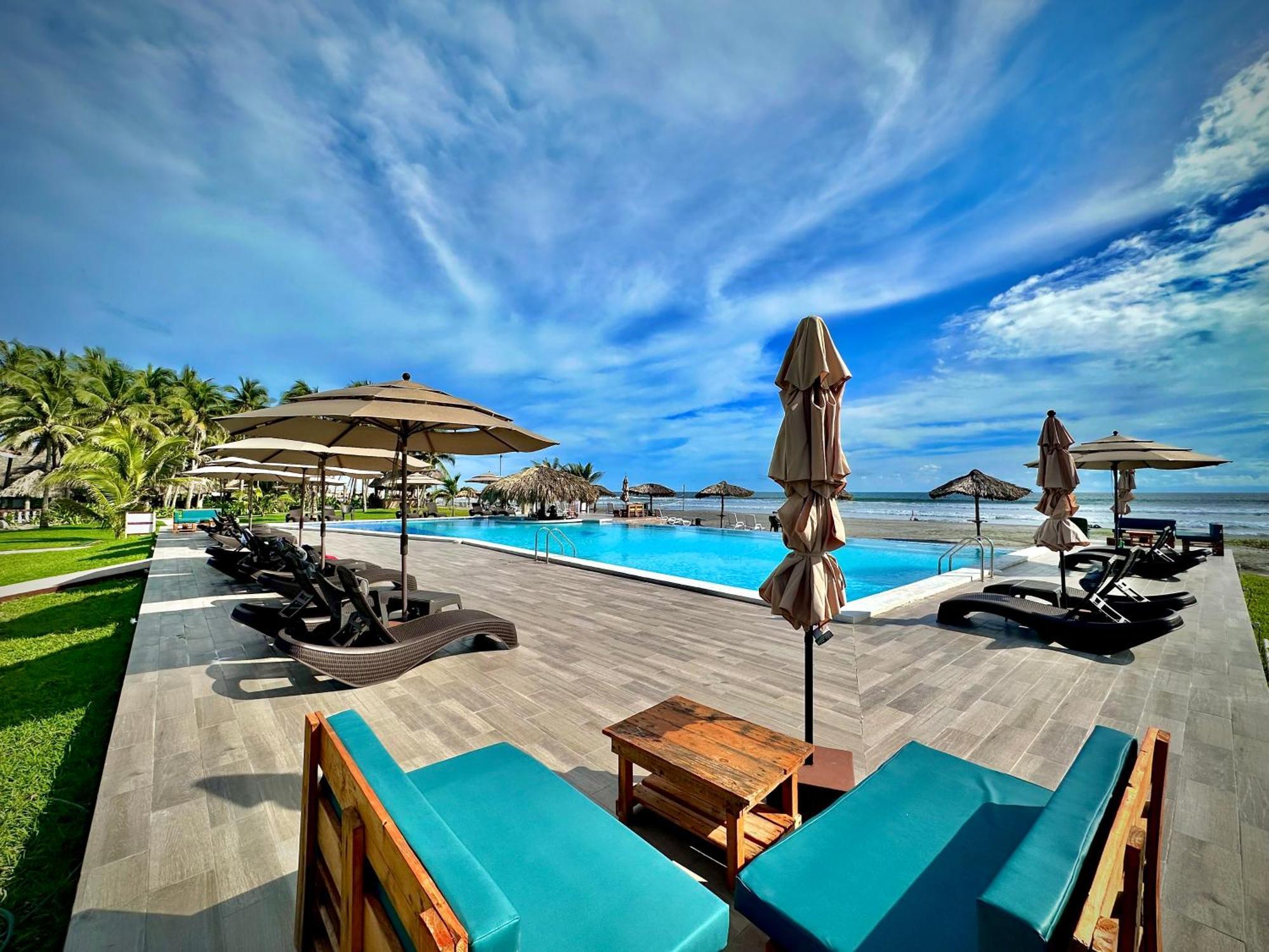 Hotel Tesoro Beach San Luis La Herradura Kültér fotó