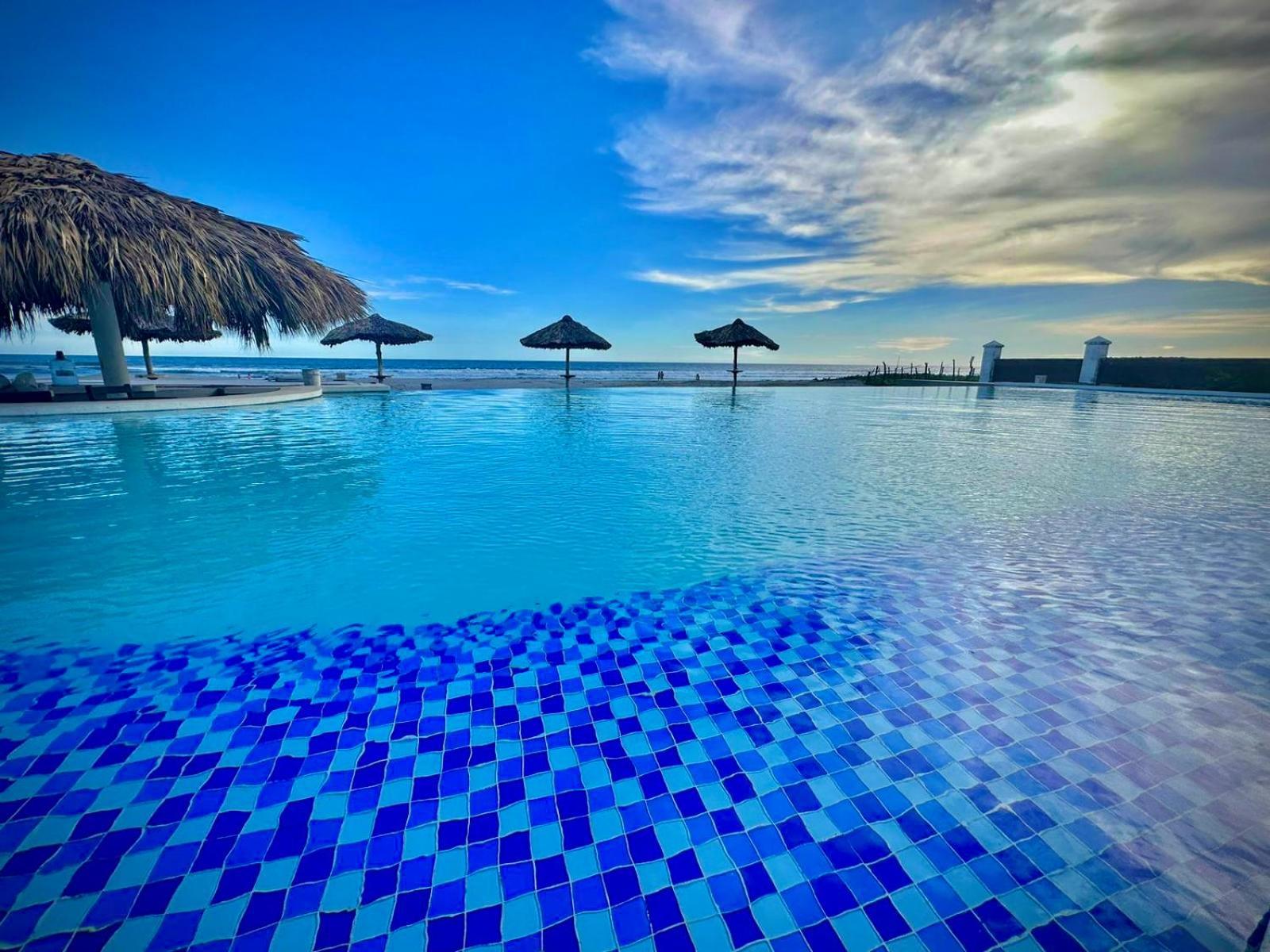 Hotel Tesoro Beach San Luis La Herradura Kültér fotó