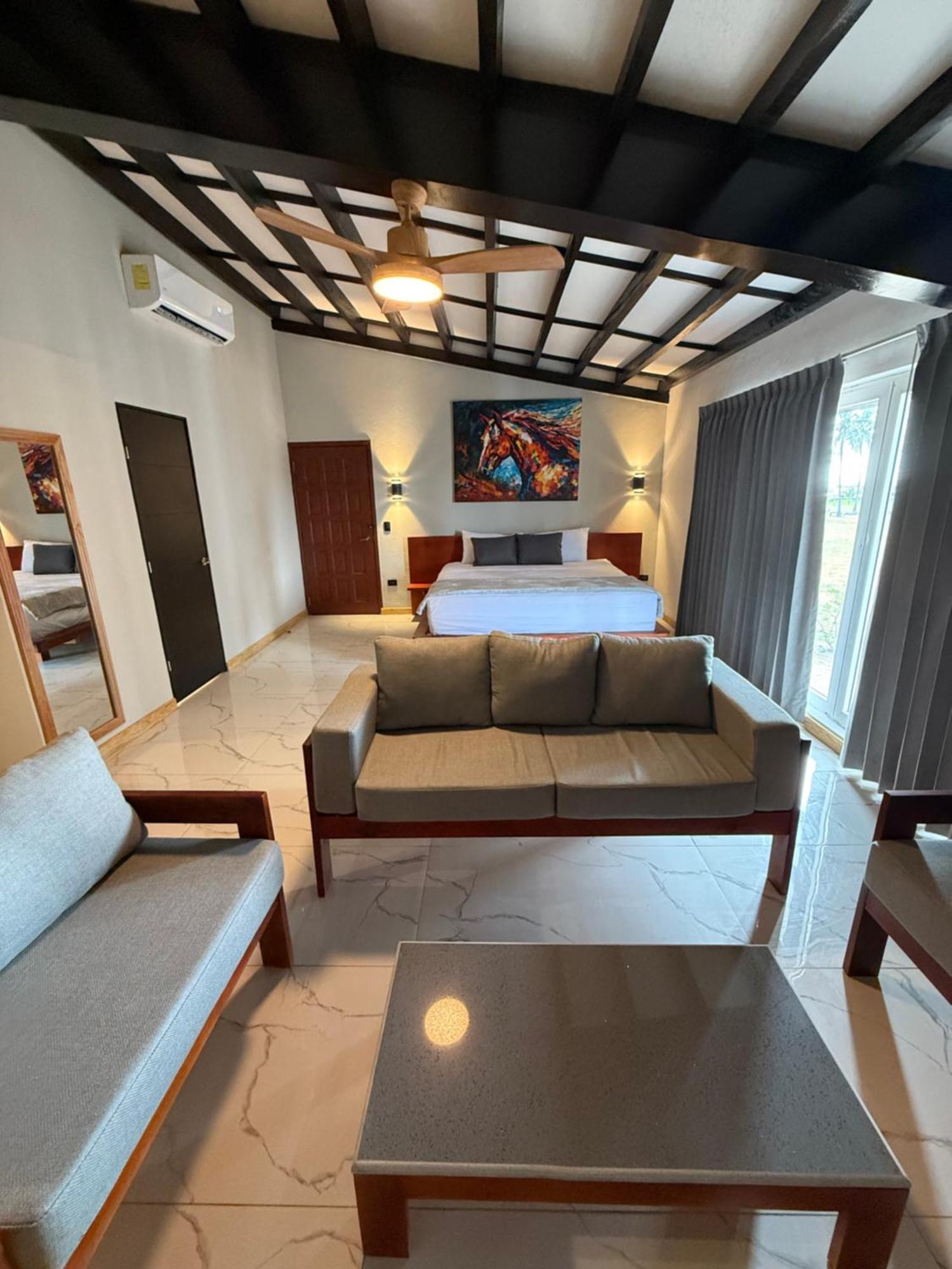 Hotel Tesoro Beach San Luis La Herradura Kültér fotó